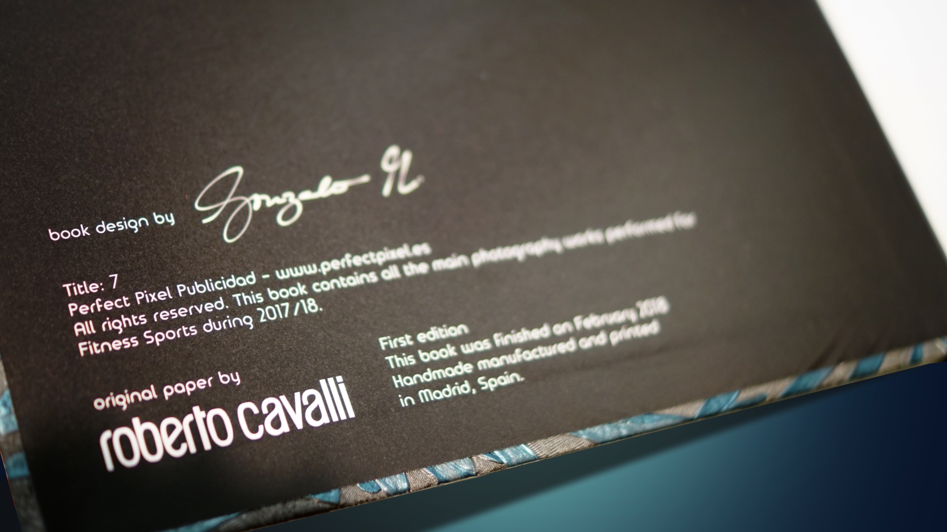 Roberto Cavalli Book Fitness Sports Valle las Cañas 7 Perfect Pixel Publicidad